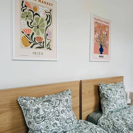 The Experience - 2 Bedroom Bright, Spacious &