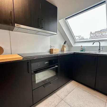 The Experience - 2 Bedroom Bright, Spacious & Brussels
