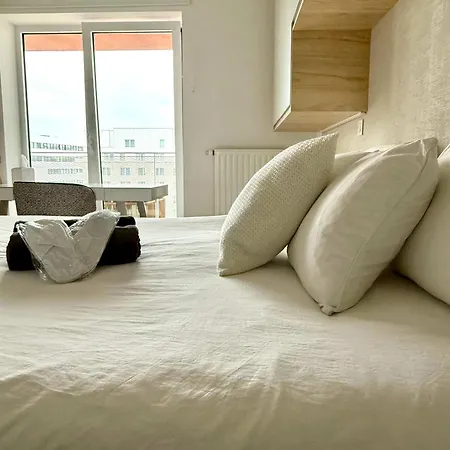 Cosy Flat For 2pers 5 Min From Gare Du Midi By Transport