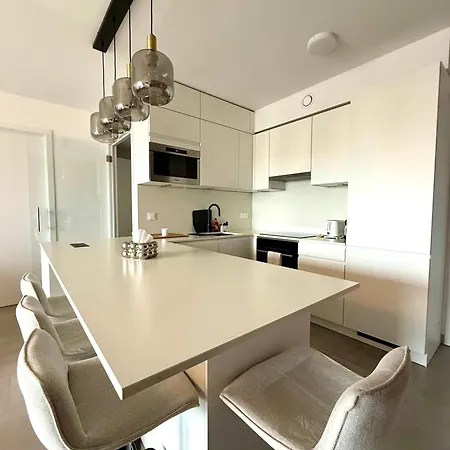 Cosy Flat For 2pers 5 Min From Gare Du Midi By Transport Lägenhet