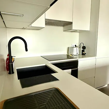 Cosy Flat For 2pers 5 Min From Gare Du Midi By Transport Lägenhet