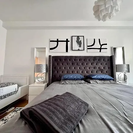 Apartment Spacious Family For 9 Near Midi Station *