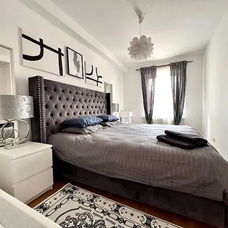 Spacious Family For 9 Near Midi Station Apartment Brüssel
