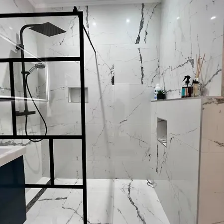 Spacious Family For 9 Near Midi Station *