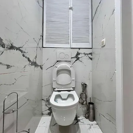 Apartment Spacious Family For 9 Near Midi Station *