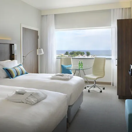 Courtyard By Marriott Eu Hotel
