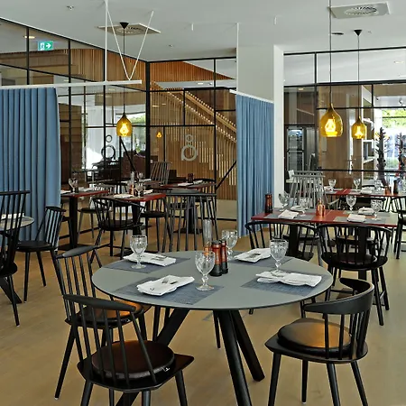 Courtyard By Marriott Eu Hotel