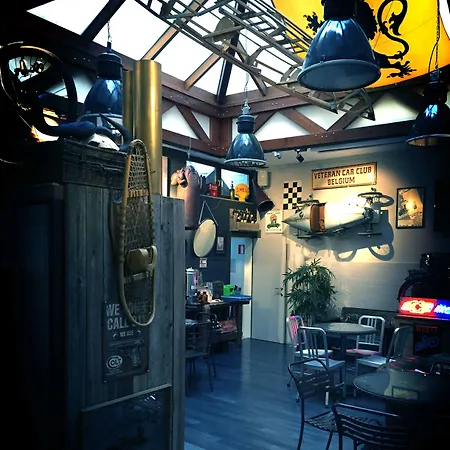 The Legacy By 2go4 Center Hostel *