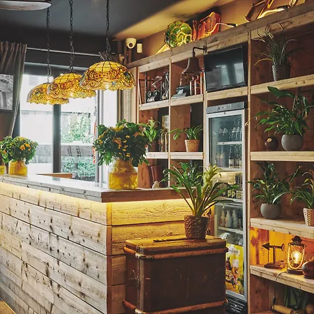 The Legacy By 2go4 Center Hostel *