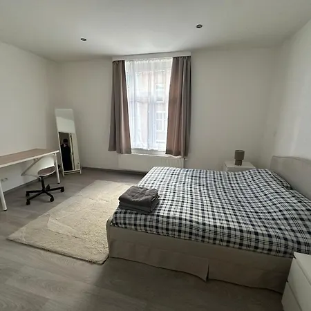 Confortable Avec Garage Premier Etage Sans Terrasse *