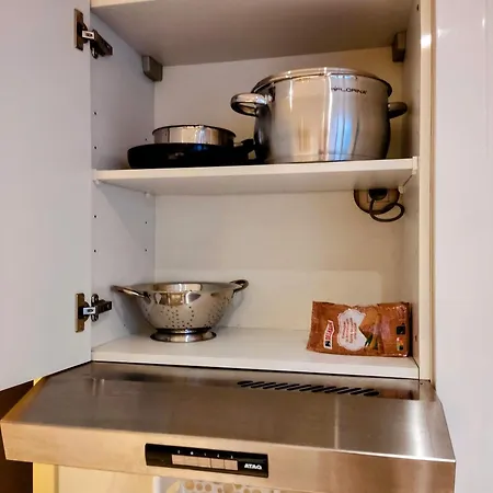 Modern Half-basement 1br Near Montgomery & Vub * 布鲁塞尔