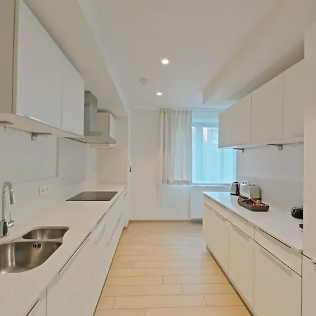 Elegant 3-bedroom In Ixelles Brüsszel