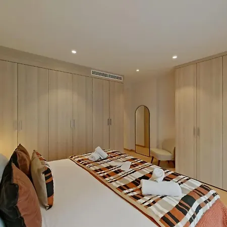 Elegant 3-bedroom In Ixelles Brüsszel