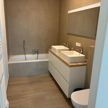 Floor Luxury With Spectacular Water Views Brüssel