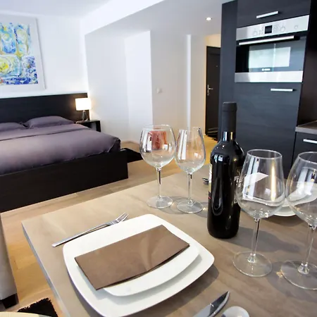 Flat Moliere Lägenhet