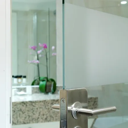 Thon Bristol Stephanie