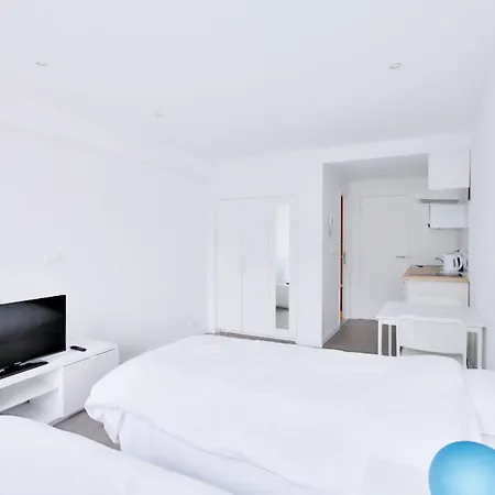Louise Apartman *