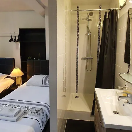 Marie-therese Hotel *