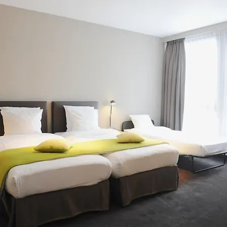 9hotel Chelton Hotel