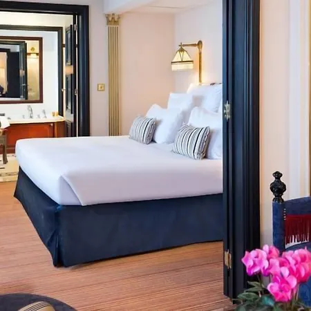 بارسي باي وارويك فندق 4*