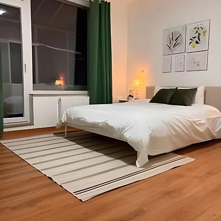 Cozy Private With Terrace & Workspace 홈스테이 브뤼셀