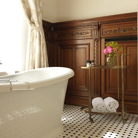 Fleur De Hotell 4*