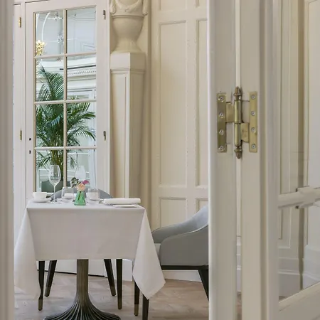 Ξενοδοχείο Corinthia Grand Astoria