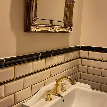 La Petite Foret Art Deco In 브뤼셀