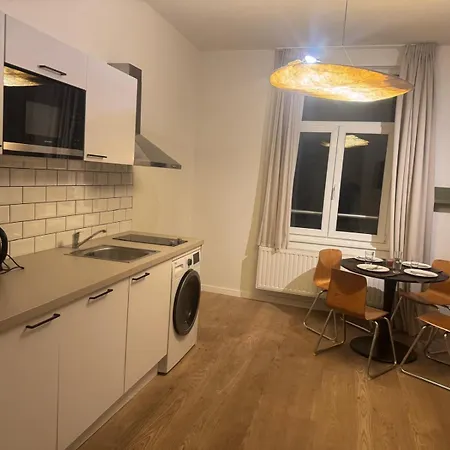 003 Avenue Louise Apartman *