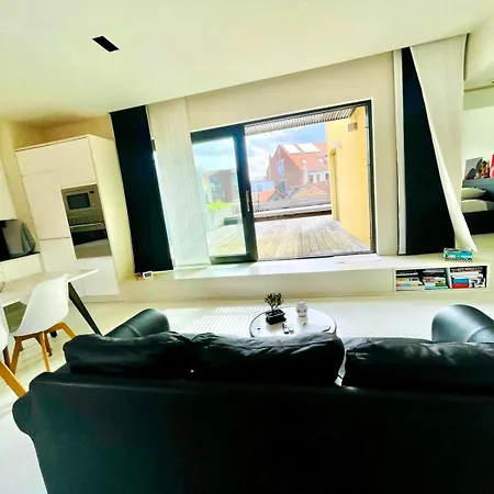 Elegant Quiet And Bright