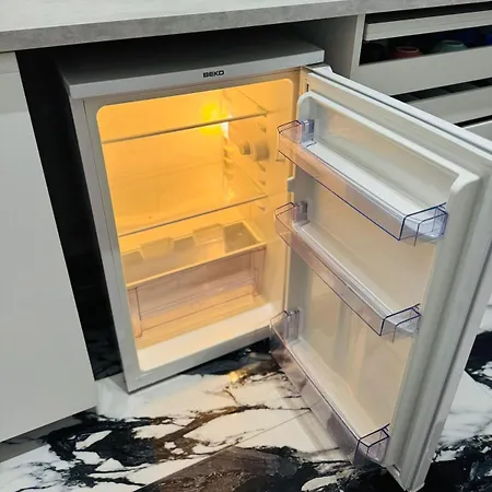 Charming 1 Bedroom With Terrace 아파트