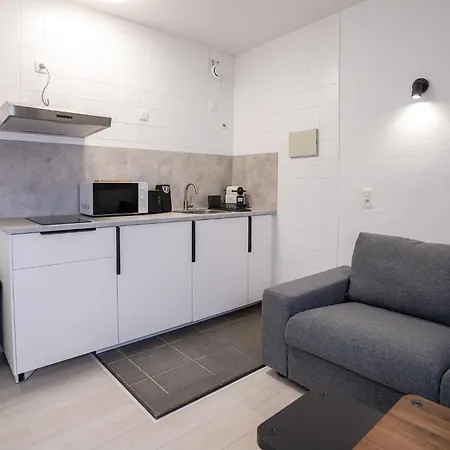 Luxembourg 6 * بروكسل