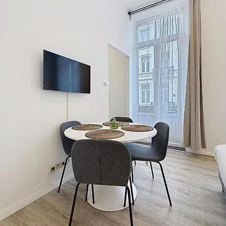 Fernand Cocq Apartment *