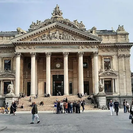 Grand Place - St Catherine - Midi - 10 Min Walk - 60mp Beautiful