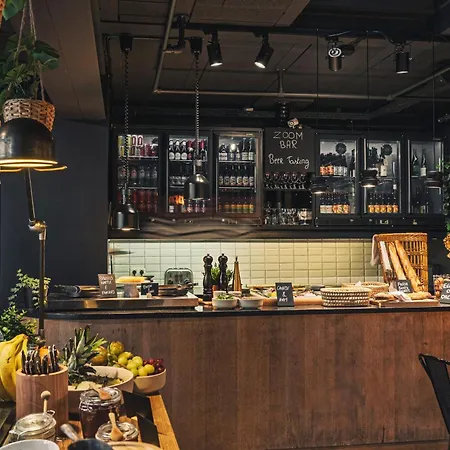 ズーム 4* ブリュッセル