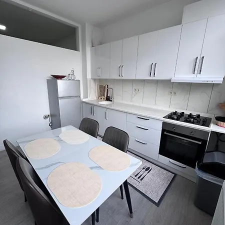 Deux Pres De Atomium *