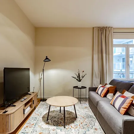 Modern 1br In The Heart Of The European Quarter Apartment