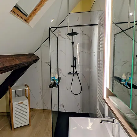 Duplex 3br Near Supermarkets & Metro - 3rd & 4th Floor, No Lift Apartment Brussels