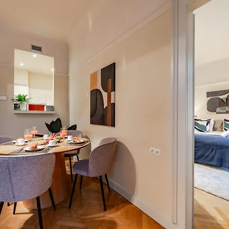 Bright 1br In The Heart Of The European Quarter *