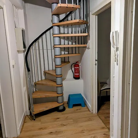 Apartment Duplex 3br Near Supermarkets & Metro - 3rd & 4th Floor, No Lift *