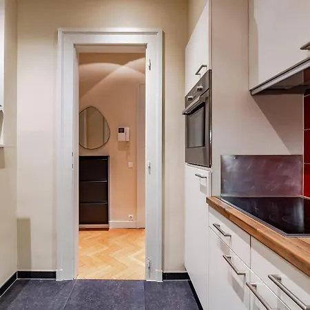 Bright 1br In The Heart Of The European Quarter Appartement