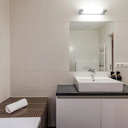 Modern 1br In The Heart Of The European Quarter 公寓 *
