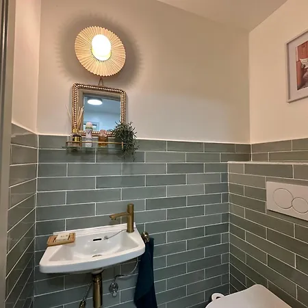 Sunflora Apartman *