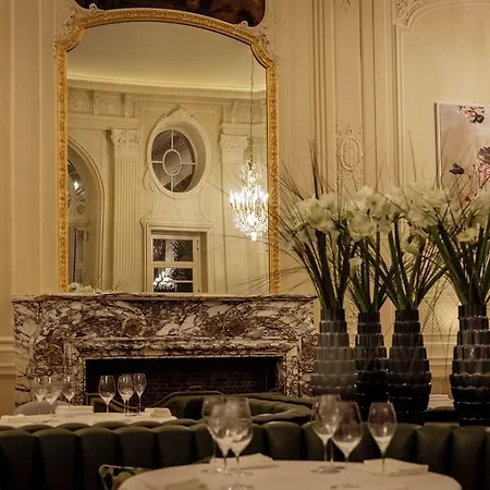 Corinthia Grand Astoria Hotel 5*