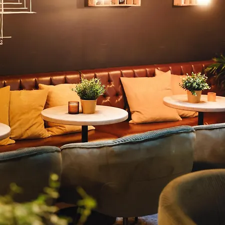 ズーム ホテル 4*