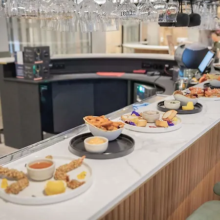 מלון Novotel Off Grand Place 4*