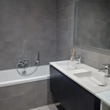 Romantics Rooms In Brussels Sky Guest house