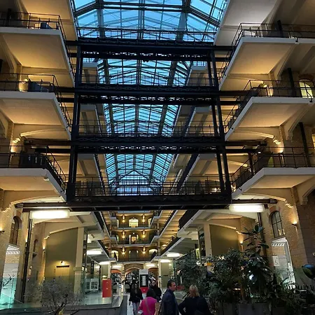 Romantics Rooms In Brussels Sky Guest house