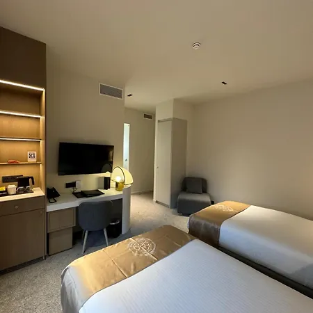 Opo 4* ブリュッセル