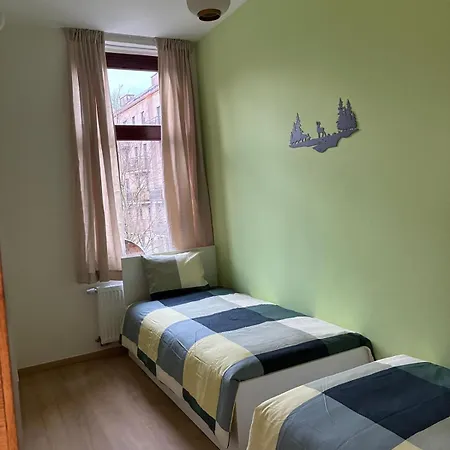 Le Goujons - New Near Midi Station * ブリュッセル